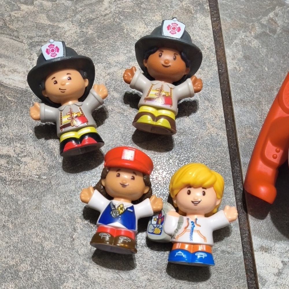 Colorful Helicopter Toy with Figures - Picture 2 of 7